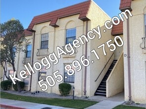 Building Photo - 809 2C-82C Country Club Dr SE