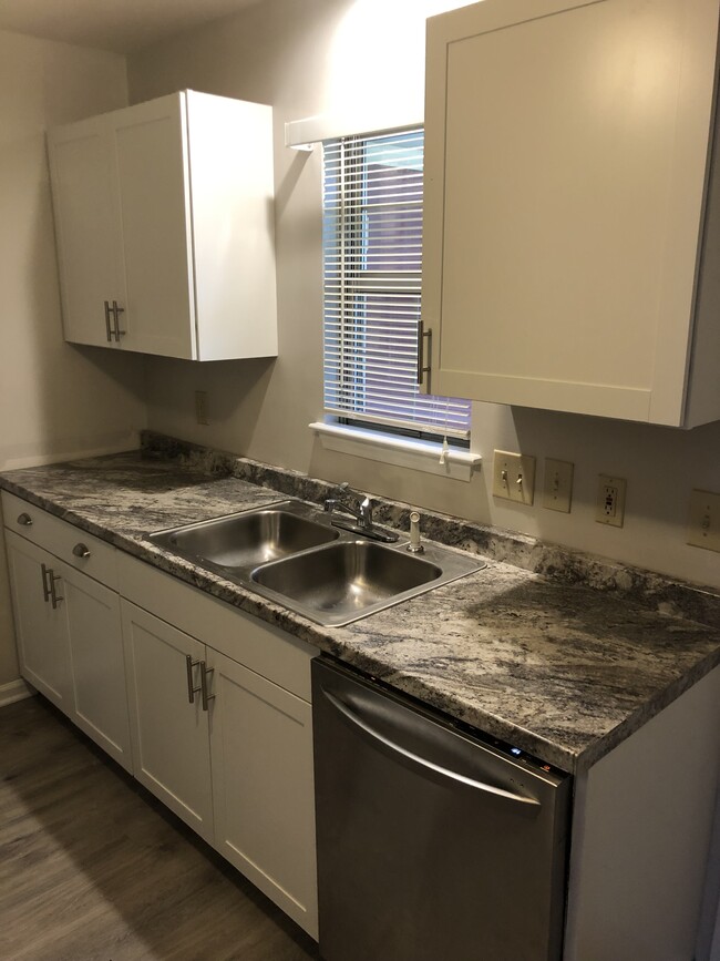 Building Photo - 306 Old Spring Hill Ln