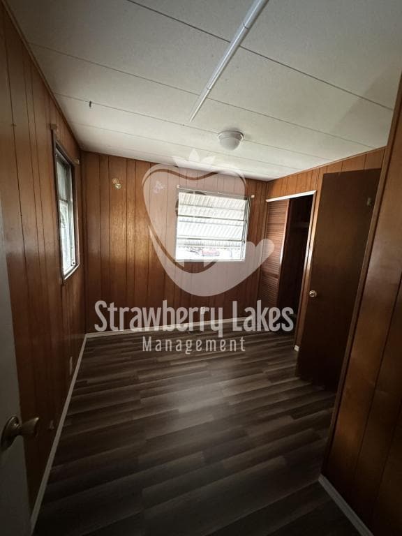 Foto del edificio - 121 Lakeside Dr