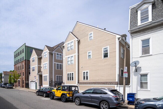 122-136 W 7th Street is located in South Boston. - Tudor Commons