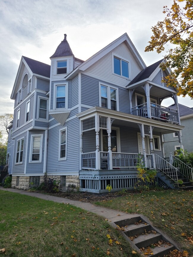 Exterior - 1328 State St