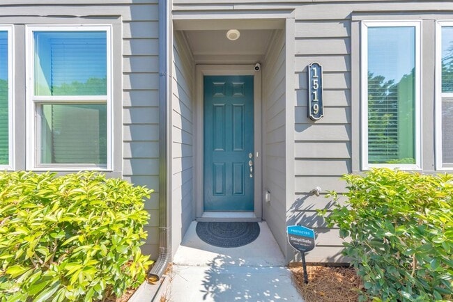 Building Photo - 1519 Layton Ln NW