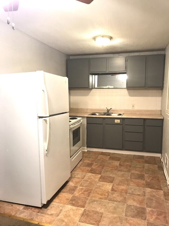 Foto del edificio - 4900 E 41st Terrace