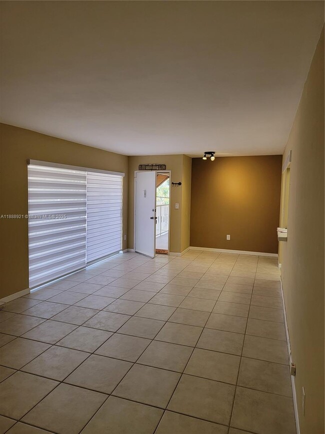Foto del edificio - 4440 NW 79th Ave