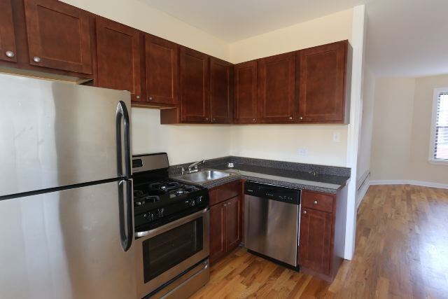 Building Photo - 4450 N Wolcott Ave