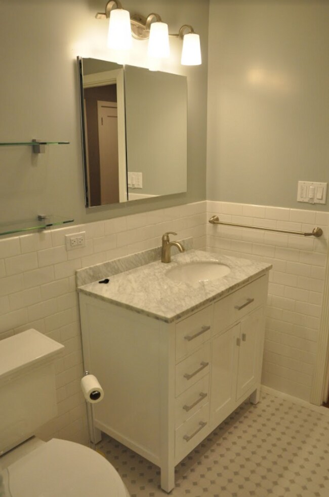 Foto del edificio - 472-474-474 Corbett Ave