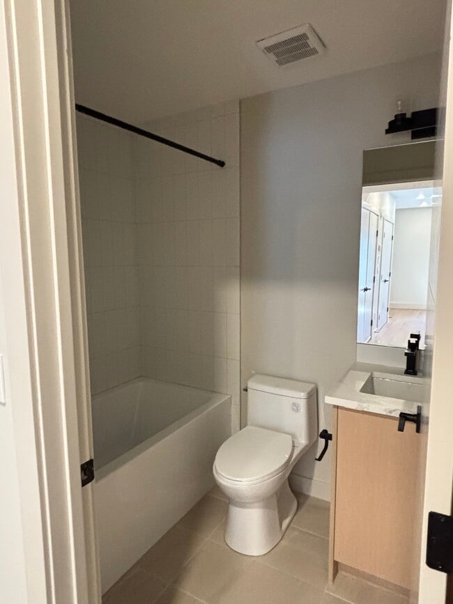 Building Photo - 8304 46 Av NW