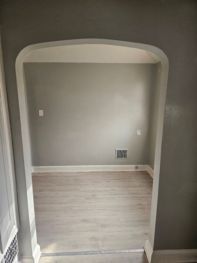 Foto del edificio - 16505 Stansbury-3 BED AND 1 BATH FOR RENT(w/ bonus room)