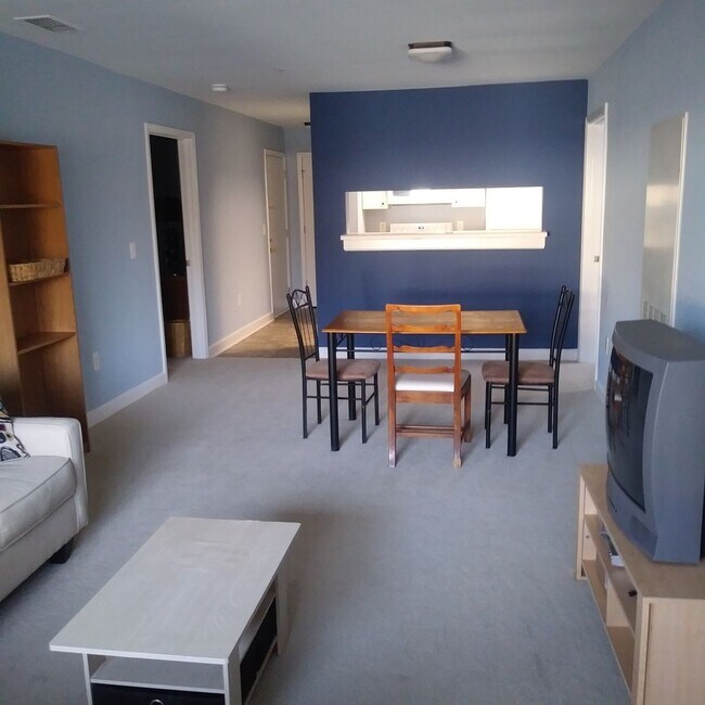 Foto del edificio - Chapel Hill / 4BR Univ Comm FURNISHED Condo