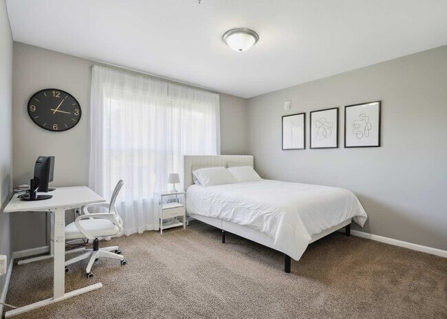 Foto del edificio - 2424 Lyndale Ave S