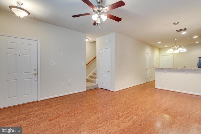 Building Photo - 22720 Beacon Crest Terrace