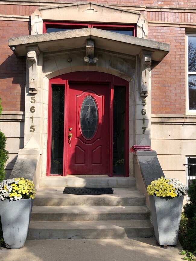 Foto del edificio - 5617 S Calumet Ave