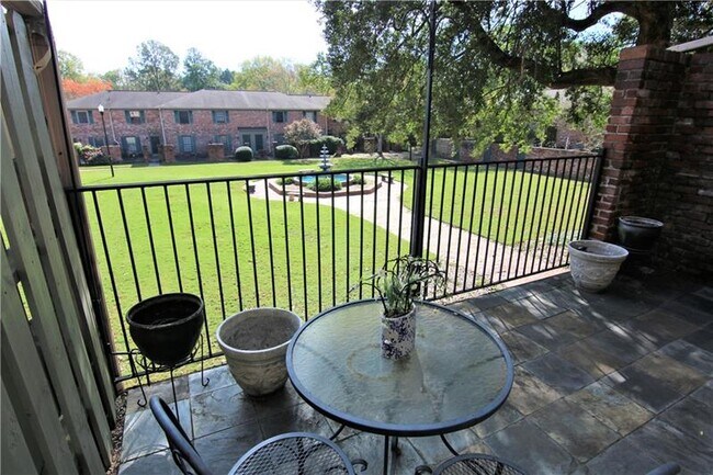 Building Photo - 3125 Colonial Way