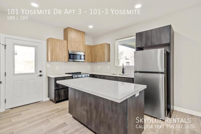 Building Photo - 101 Yosemite Dr