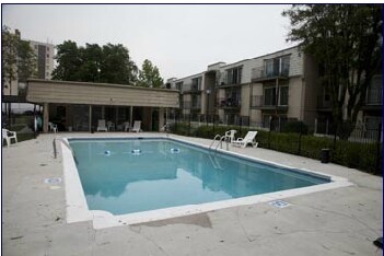 Piscina - Parklane Gardens Apartments
