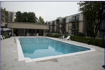 Pool - Parklane Gardens Apartments