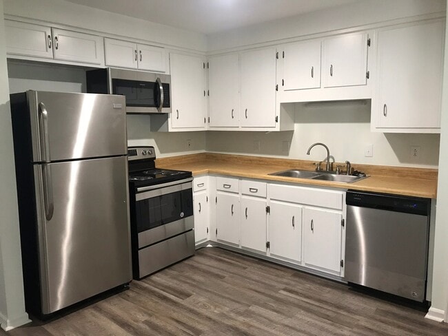 Foto del edificio - 1661 Baltimore Dr