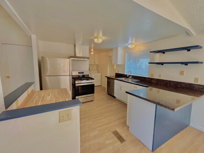 Building Photo - 2055 Marni Ct