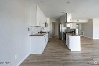 Building Photo - 6767 N 7th St