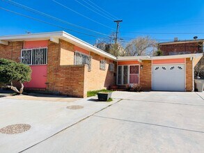 Building Photo - 5373 Circus Ln