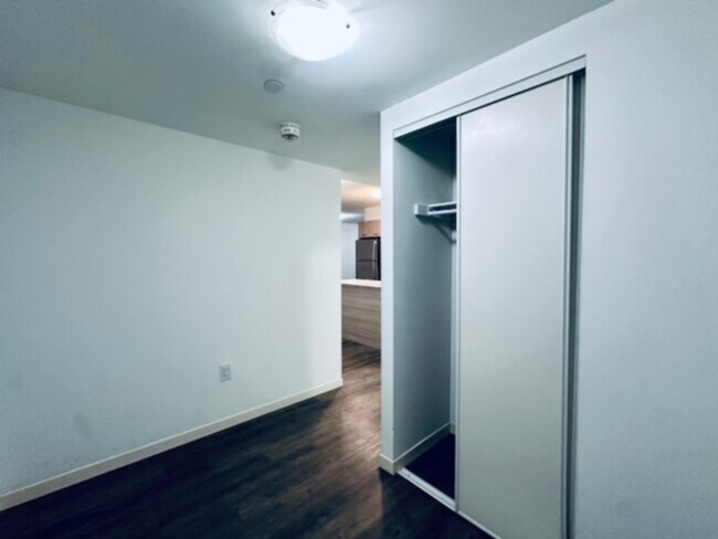 Photo du bâtiment - 220 Cannon St E