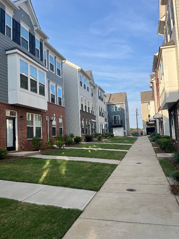 Foto del edificio - 6300 Cleburne Ct