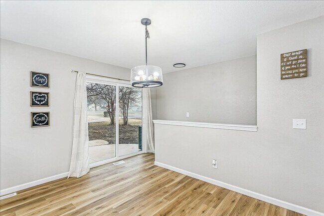 Foto del edificio - Beautifully Updated Home on nearly ½ Acre! Available for Rent or Rent to Own! Move in Special 1/2...