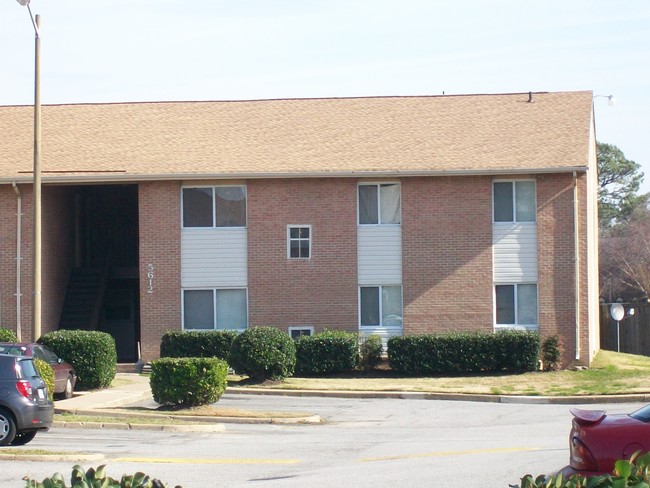 Building Photo - Harbor Inn Apartments