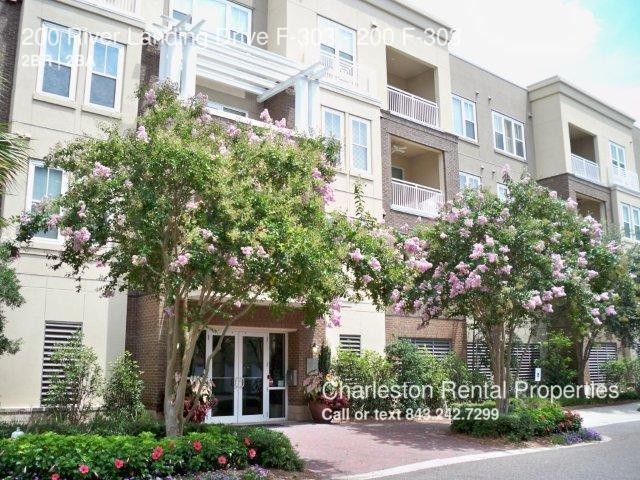 Primary Photo - 200 River Landing Dr