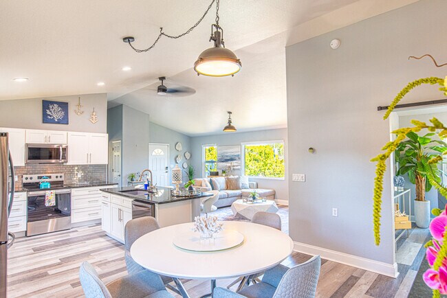 Building Photo - 2247 S Waterman Dr