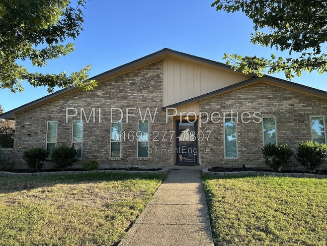 Photo - 2120 Blossom Lane House