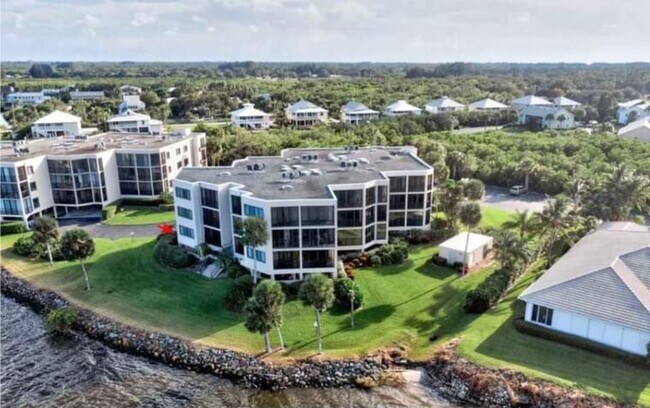 Foto del edificio - 9612 Riverside Dr