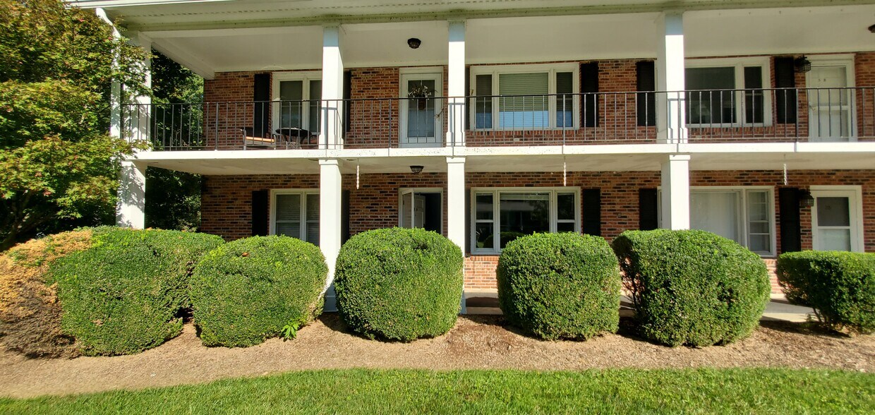 102 Boyd Dr Unit 3B, Flat Rock, NC 28731 Condo for Rent in Flat Rock