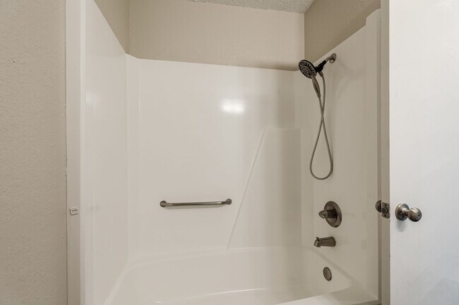 Foto del edificio - Three Bedroom with Garage and Patio in Owasso