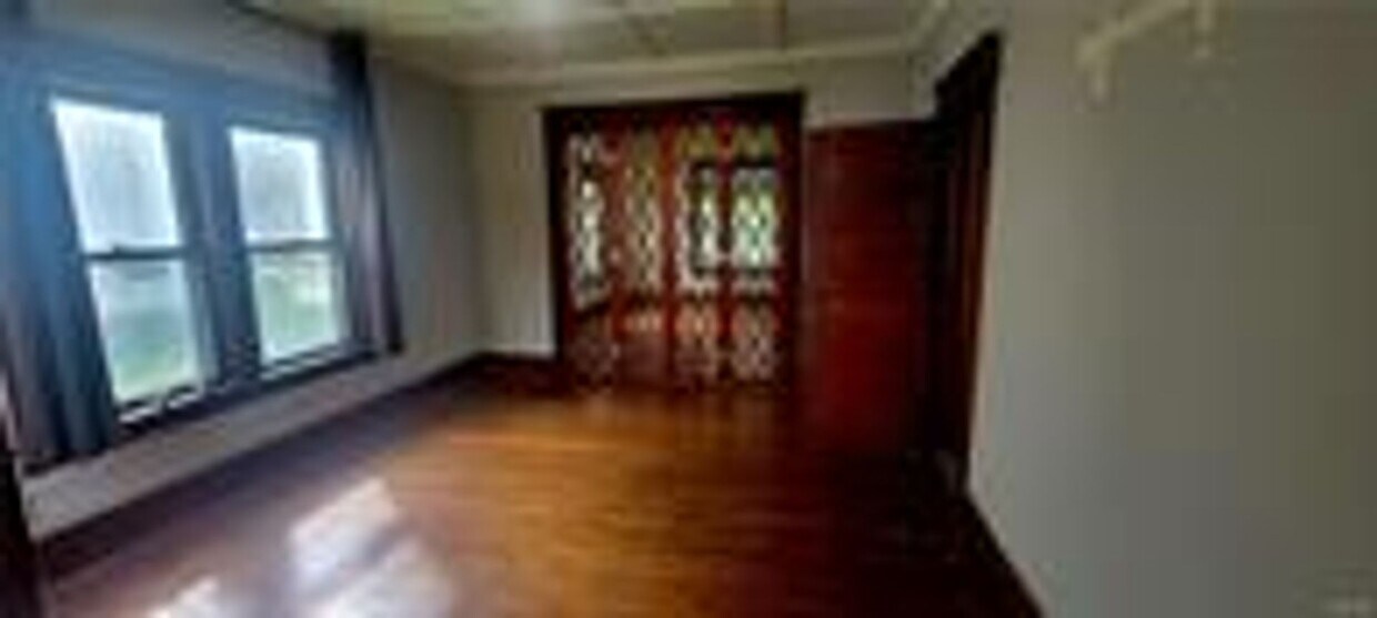 Building Photo - 4 Bedroom 1.5 Bath Rental