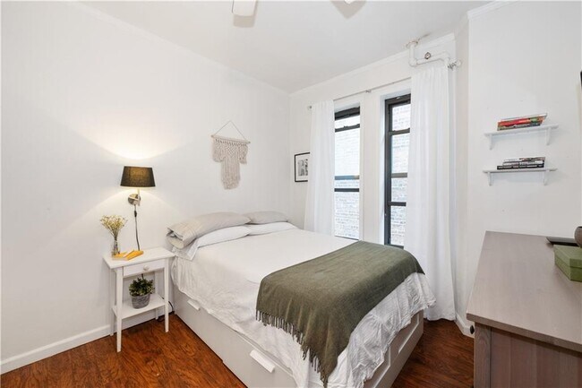 Foto del edificio - 339 Bedford Ave