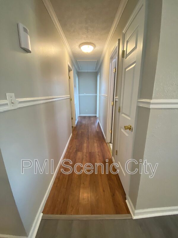 Foto del edificio - 168 Reynolds Dr