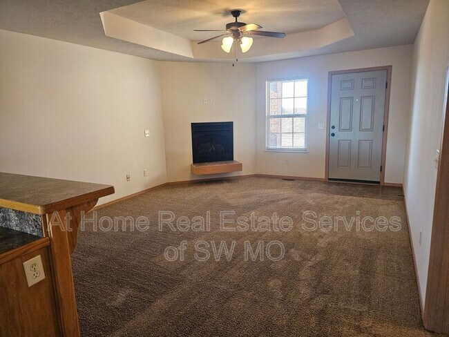 Building Photo - 980 N Parkwood Ave