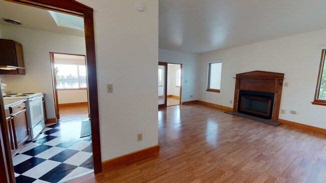 Foto del edificio - 1321 Prichard Rd E