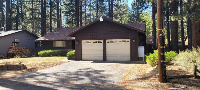 Foto del edificio - Fully Furnished House in South Lake Tahoe!