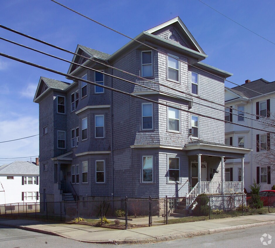 102 Osborn St, Fall River, MA 02724 Apartments in Fall River, MA