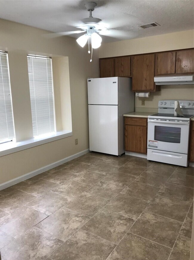 Foto del edificio - 6708 Bramley Dr