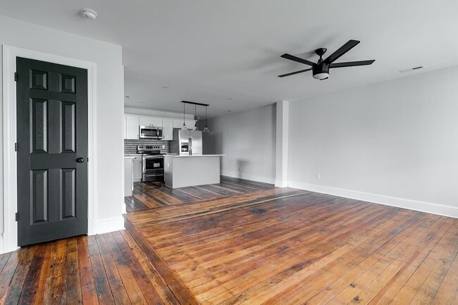 Building Photo - 3005 Q St