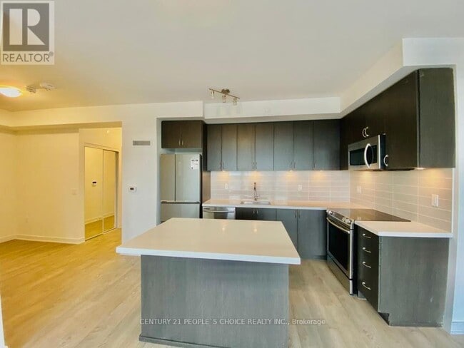 Building Photo - 4699 Glen Erin Dr