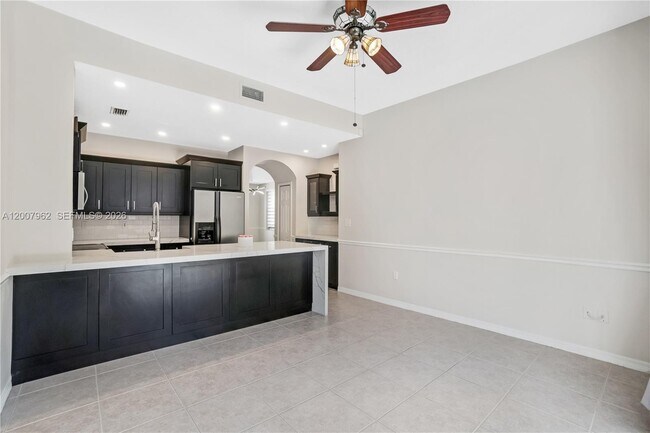 Foto del edificio - 8334 NW 144th Terrace