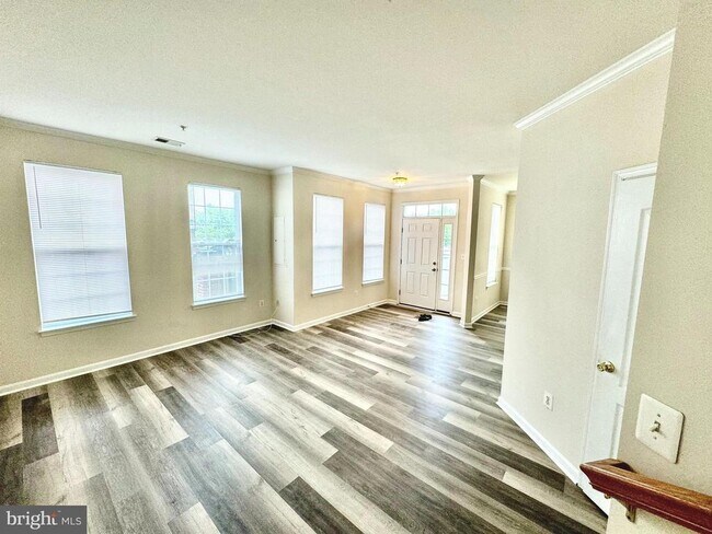 Building Photo - 135 Mountain Creek Circle