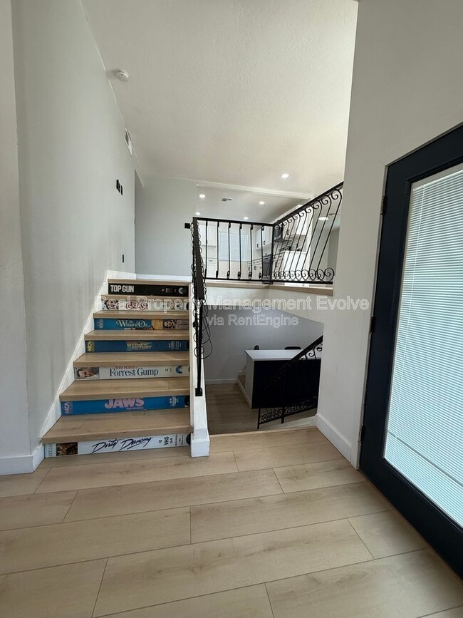 Foto del edificio - 429 E Greenway Dr