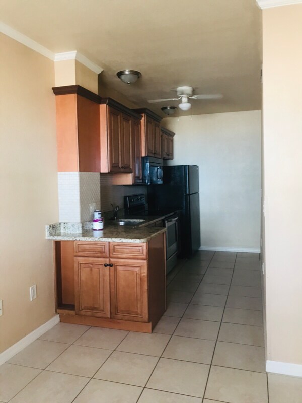 kitchen - 1315 N US Highway 1