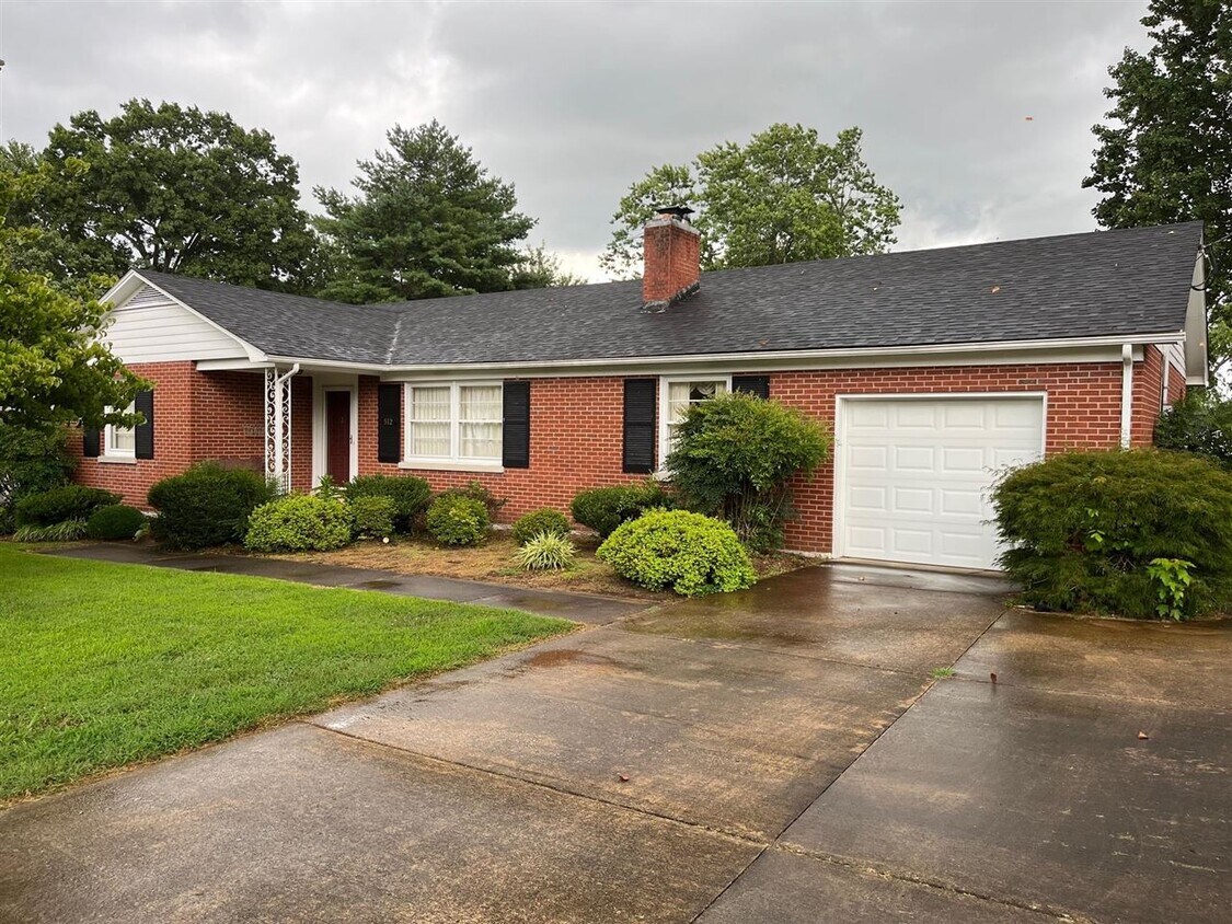 512 Magnolia St, Bowling Green, KY 42103 House Rental in Bowling Green, KY