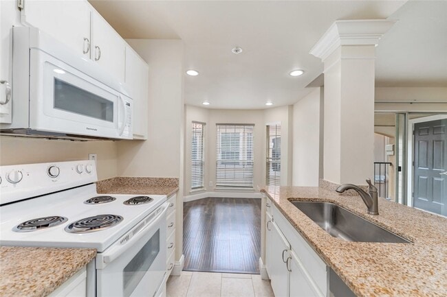 Photo - 3231 Allen Pkwy Apartment